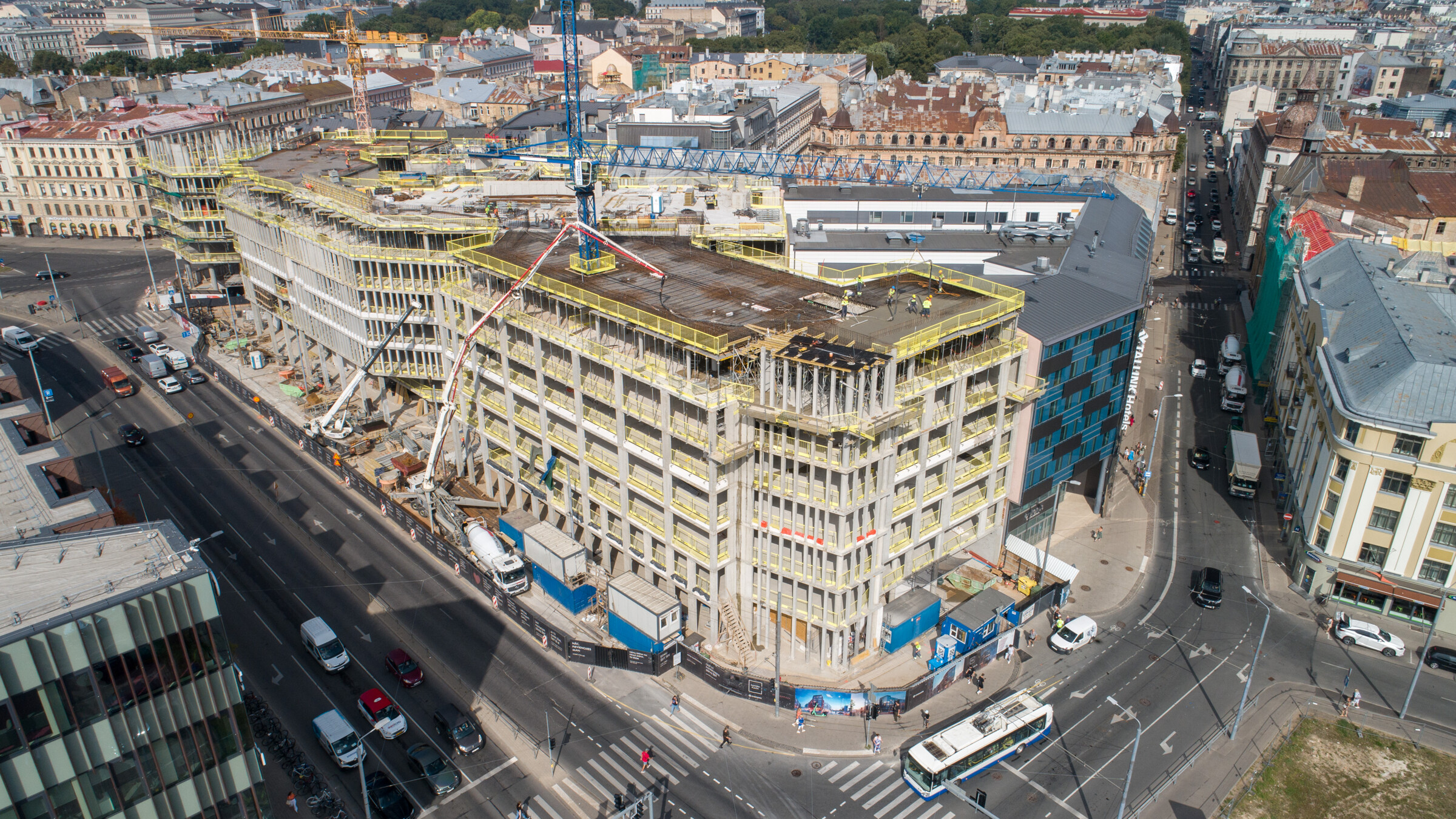 Riias peeti eestlaste arendatava ärikvartali Novira Plaza sarikapidu - Ärikinnisvara - Kinnisvarauudised - City24.ee kinnisvaraportaal
