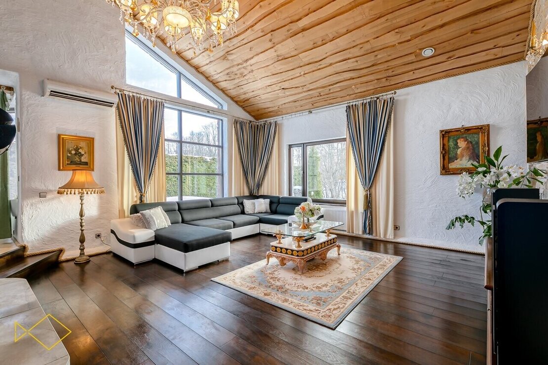 Meni eshak soatida siking