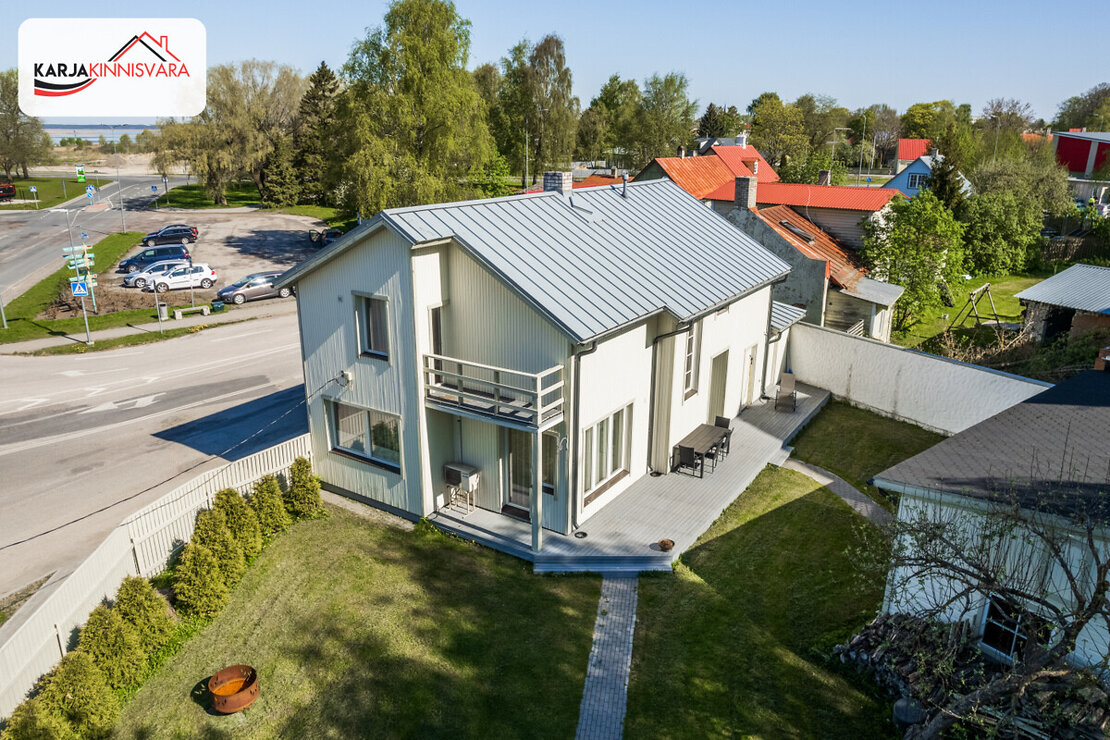 Продажа дома - Haapsalu linn, Jaama tn 2 - 180 m², 4 комнаты, 250 000 € -  City24.ee портал недвижимости